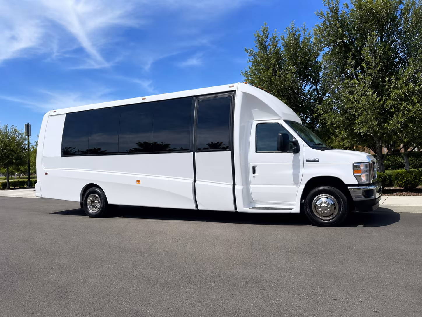 charter buses for fort myers conventions and caloosa sound convention center shuttles